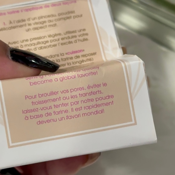 Flour Setting Powder
Beauty Bakerie/ Color: Oat Flour (Translucent) - Picture 8 of 8